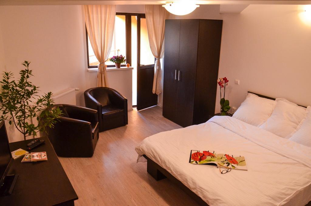 Rasarit De Soare Hotel Rotbav Exterior photo